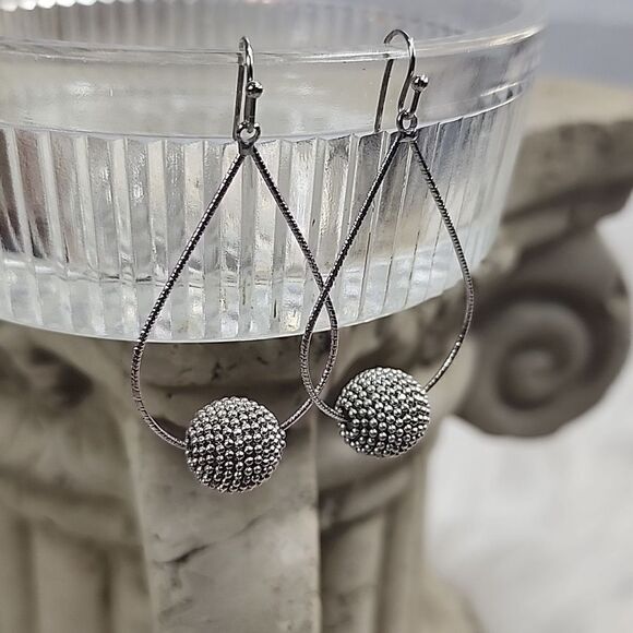 Beaded Silver tone Teardrop Earrings - Picture 1 of 5